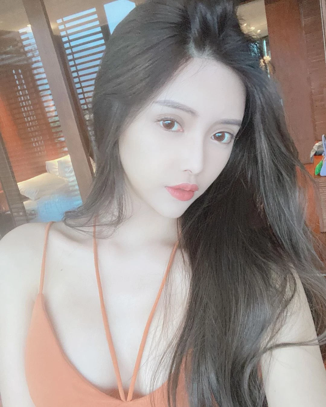 白皙纤瘦顶级美女舒洁 雪白嫩肌仙气逼人!~ [15P]